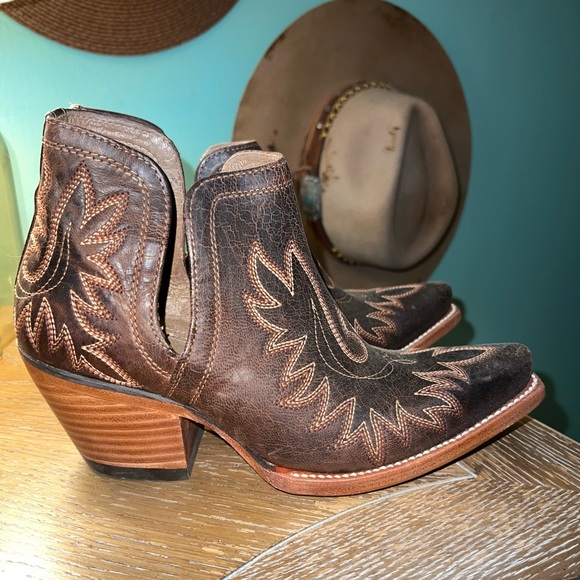 ARIAT MINI BOOTIES - Picture 1 of 15